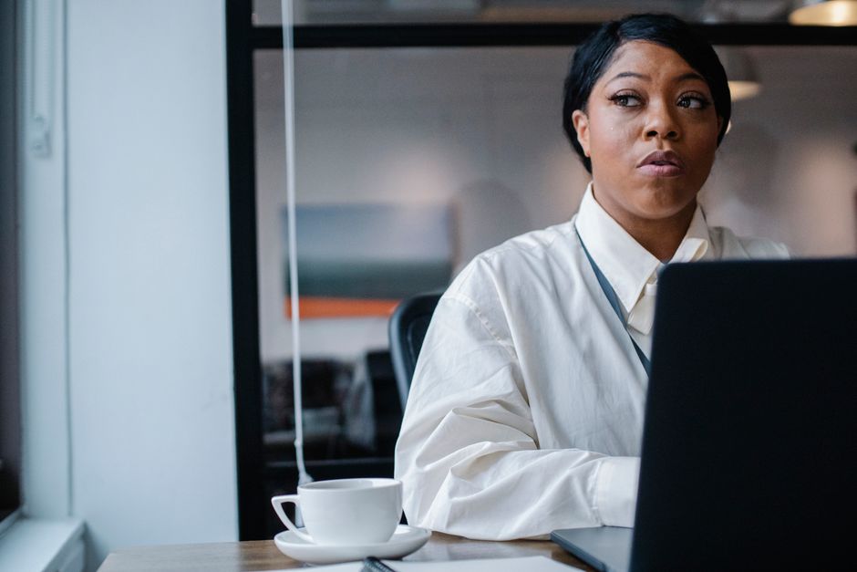 Complexe d’infériorité au travail : comment s’en libérer et reprendre confiance